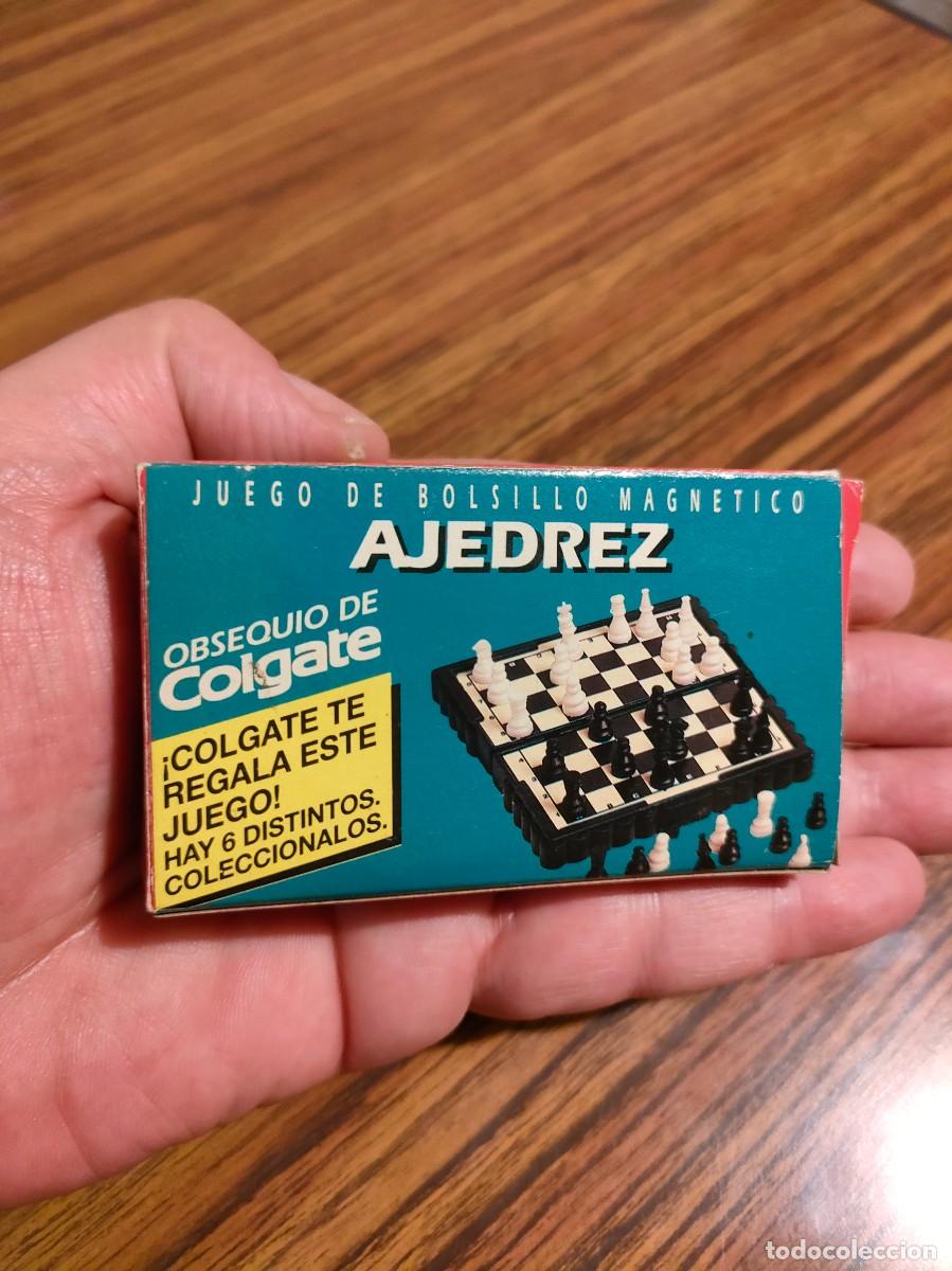 Juegos de mesa: MINI AJEDREZ MAGNETICO A&Ntilde;OS 70 OBSEQUIO COLGATE - Foto 2