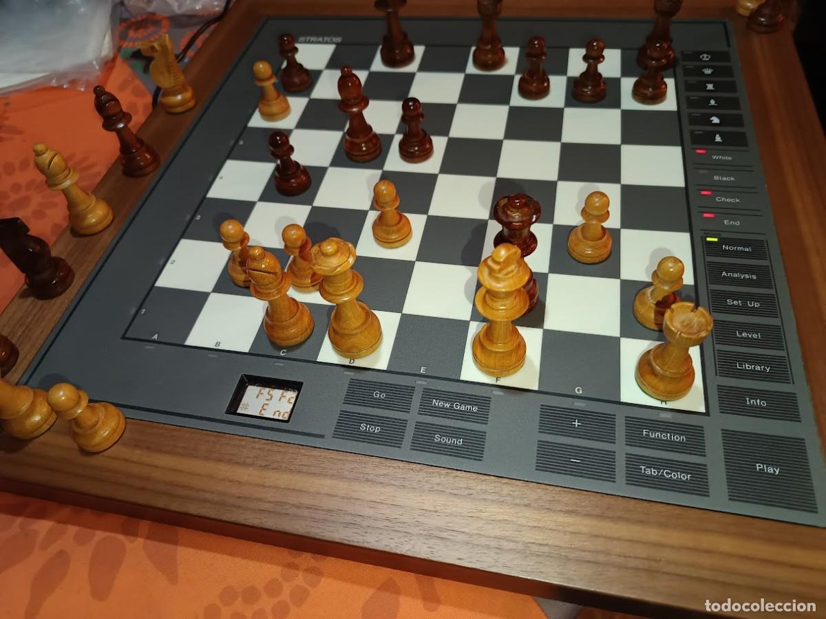 Juegos de mesa: AJEDREZ ELECTRONICO STRATOS - Foto 2