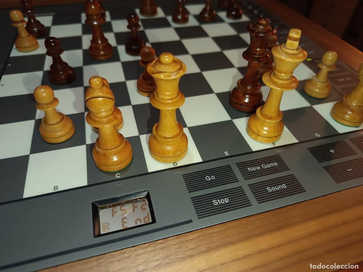 Juegos de mesa: AJEDREZ ELECTRONICO STRATOS - Foto 6