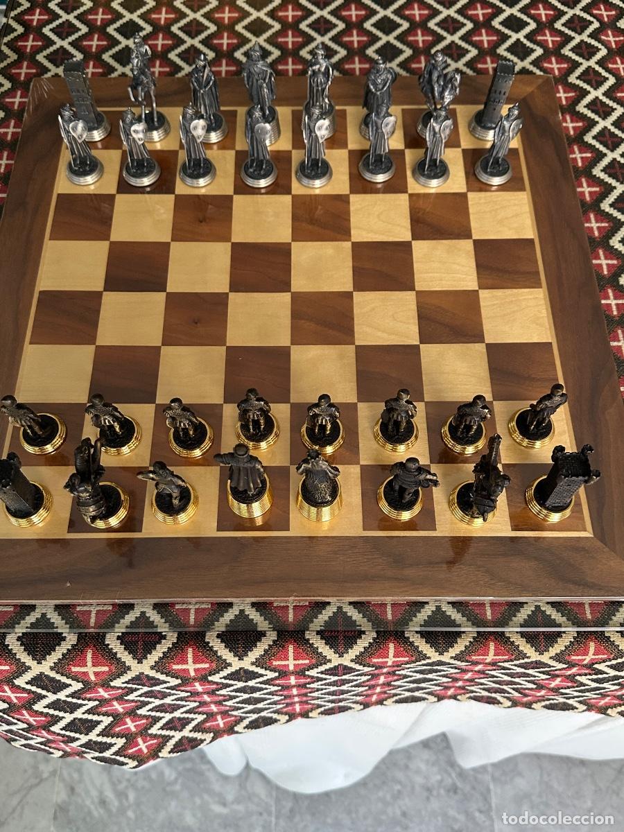 Juegos de mesa: Juego de Ajedrez - Tablero y piezas. - Foto 1