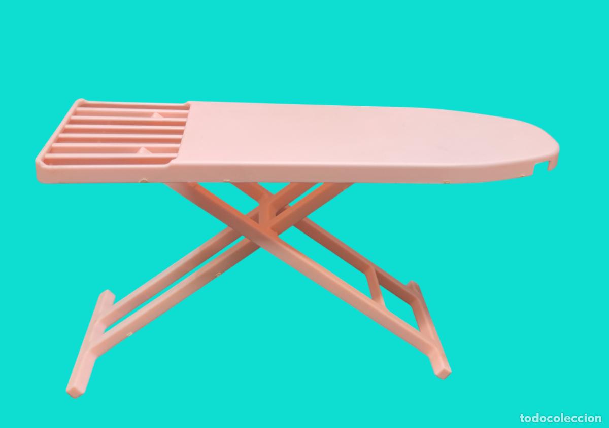 Juegos de mesa: Antigua tabla de plancar de pl&aacute;stico - Foto 1