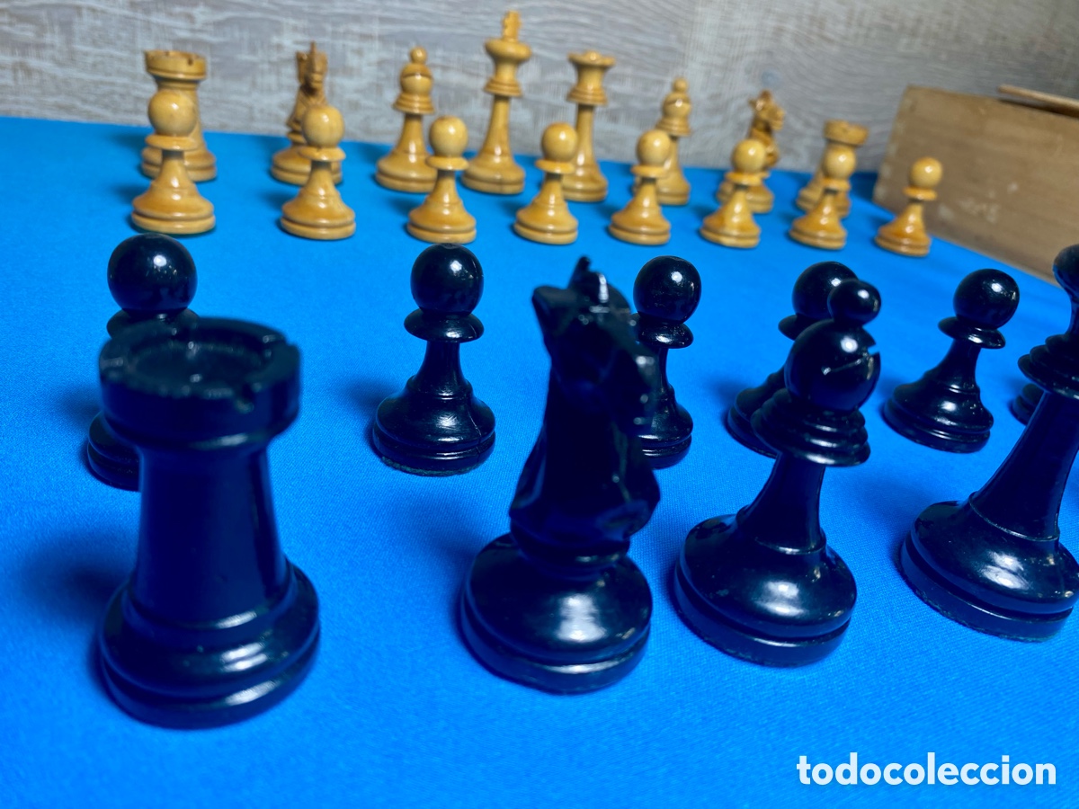 Juegos de mesa: Piezas antiguas de ajedrez de madera - Foto 4