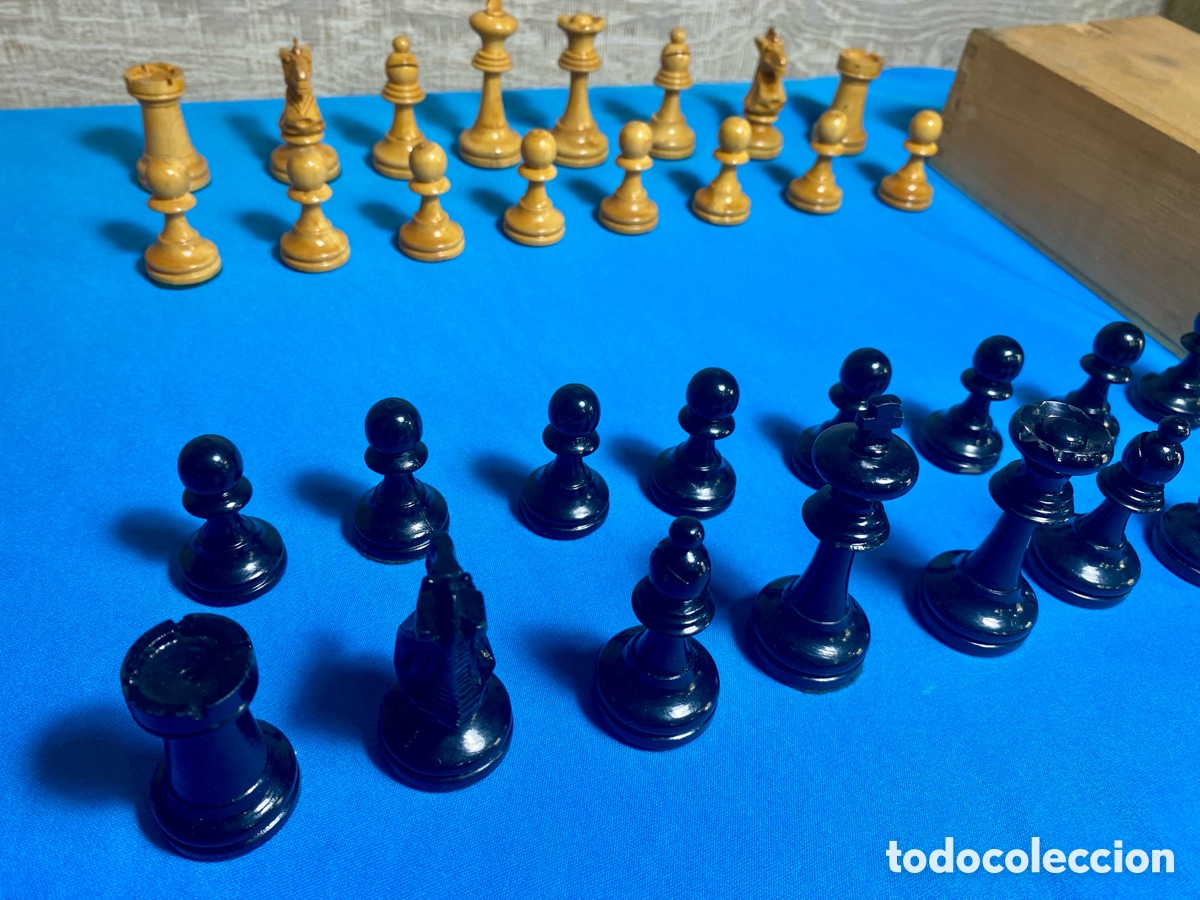 Juegos de mesa: Piezas antiguas de ajedrez de madera - Foto 1