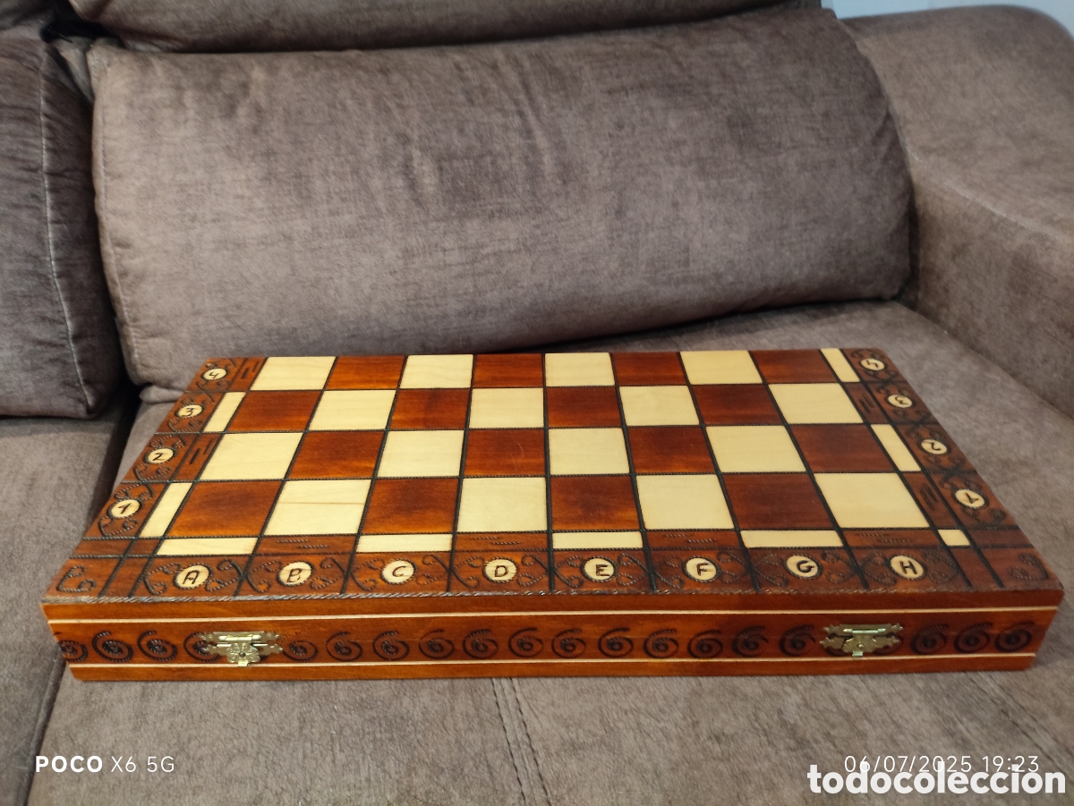 Juegos de mesa: Ajedrez de madera impecable - Foto 1