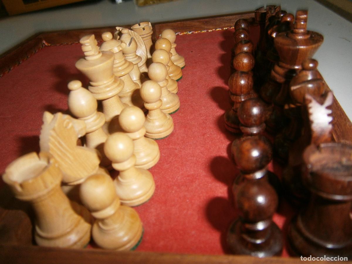 Juegos de mesa: ANTIGUO AJEDREZ DE MADERA PLEGABLE MALETIN COMPLETO - Foto 5