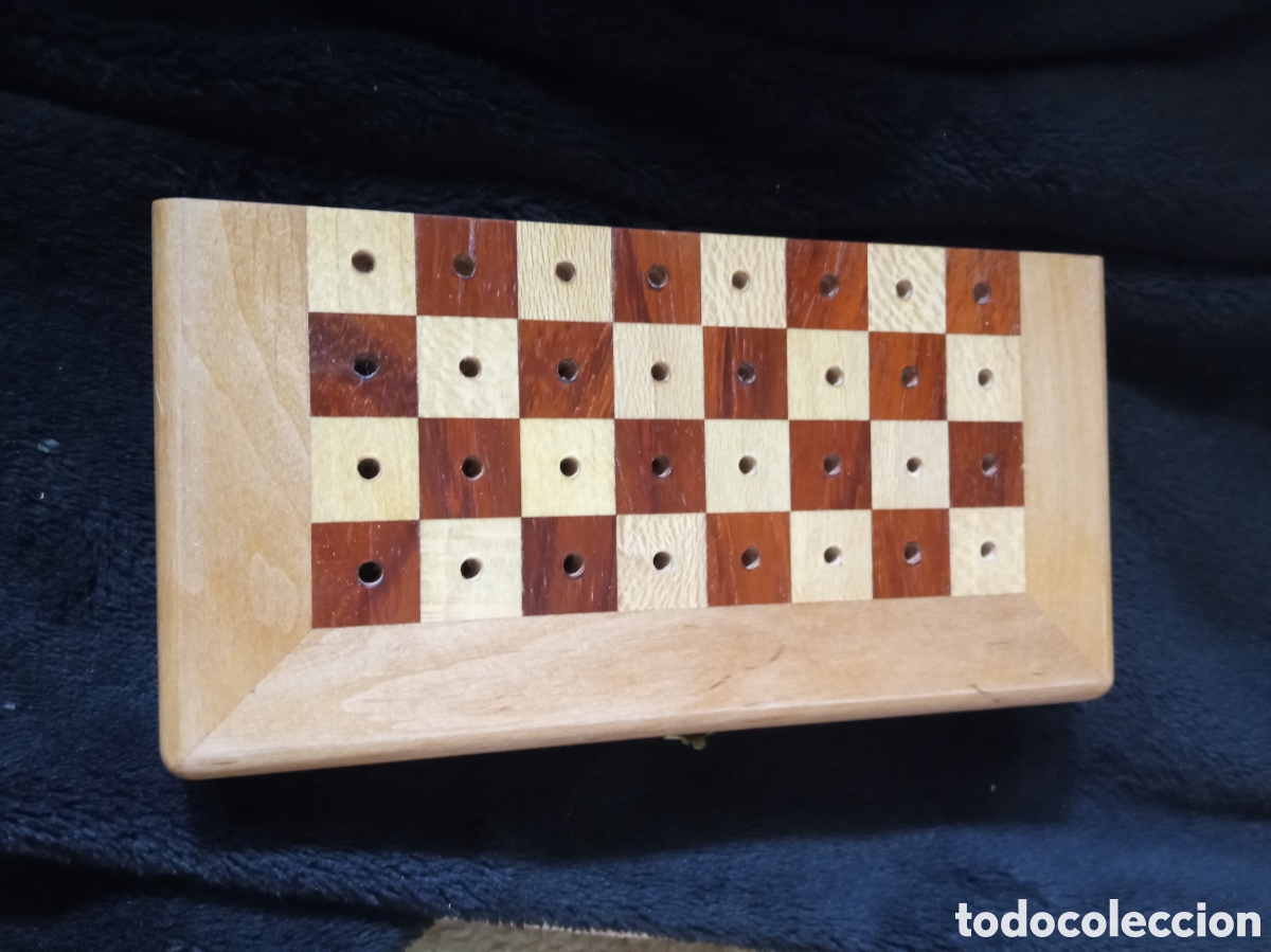 Juegos de mesa: Antiguo ajedrez de madera de bolsillo - Foto 5