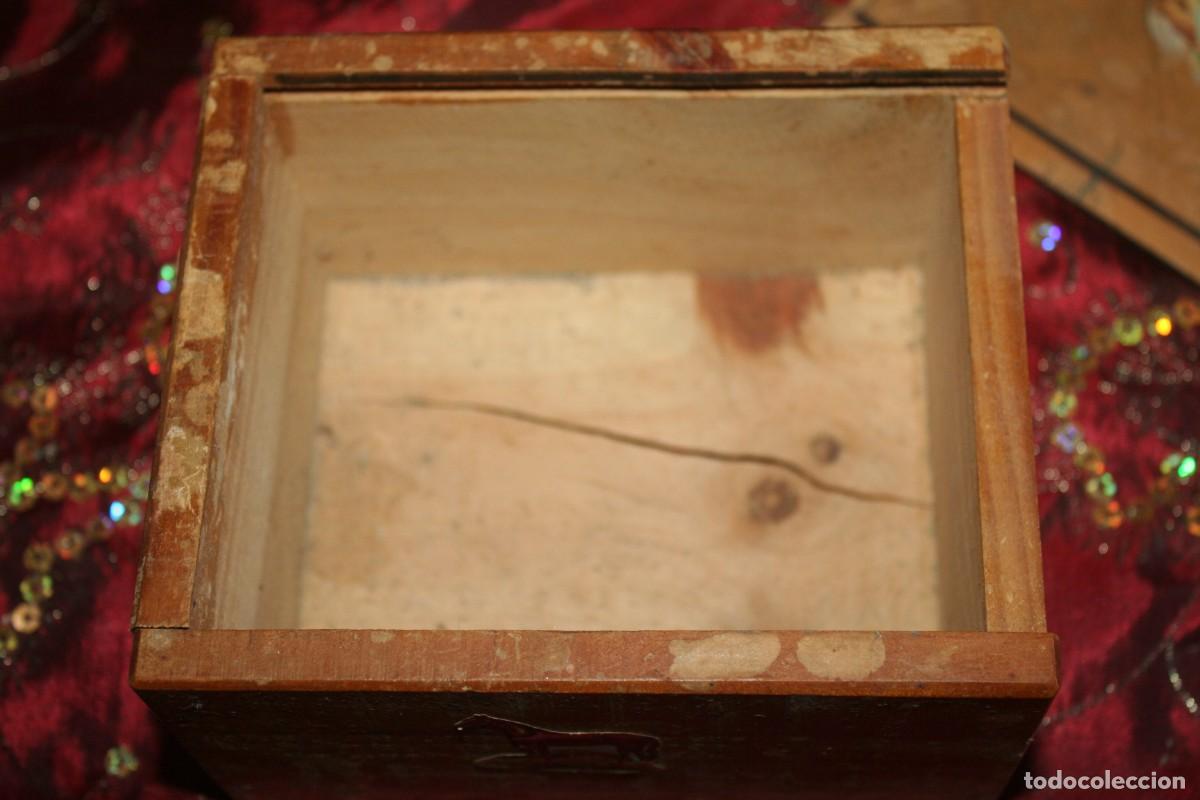 Juegos de mesa: figuras de ajedrez en caja y damas - Foto 2