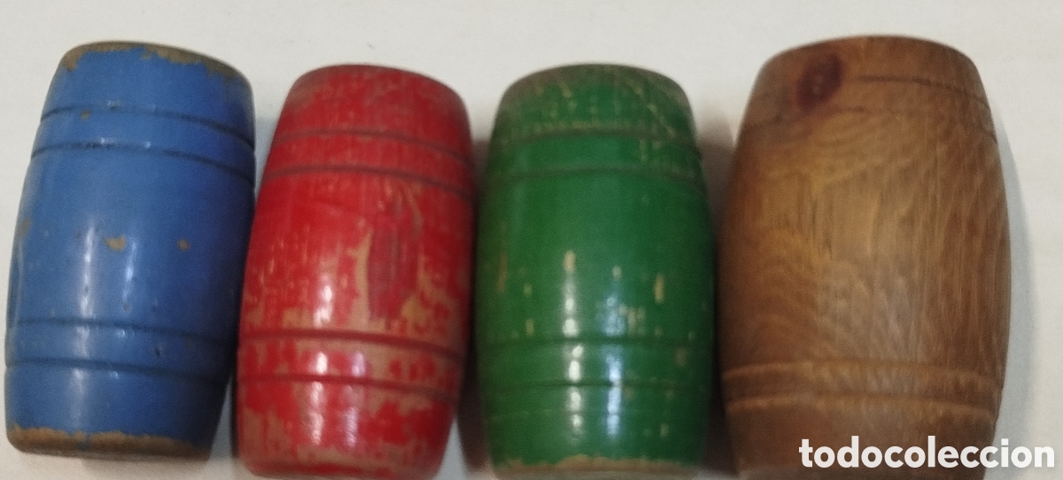 Juegos de mesa: Antiguos cubiletes de madera. Parchis - Foto 1