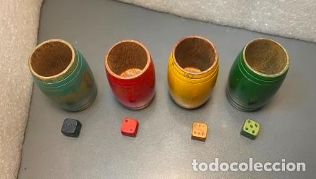 Juegos de mesa: ANTIGUOS CUBILETES Y DADOS DE MADERA - Foto 2