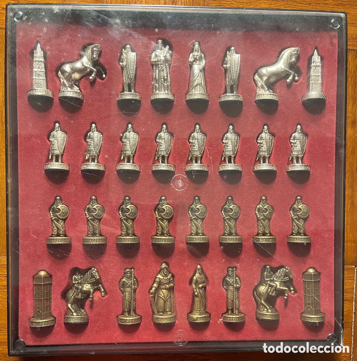 Juegos de mesa: Vendo ajedrez de figuras met&aacute;licas - Foto 3
