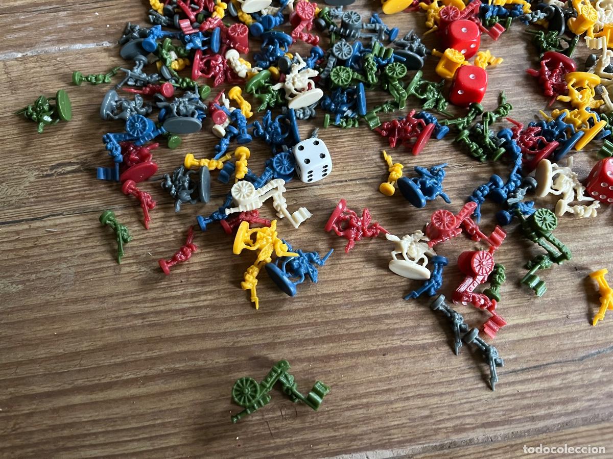Juegos de mesa: LOTE DE FIGURAS DE DIFERENTES EJ&Eacute;RCITOS DEL RISK - Foto 2