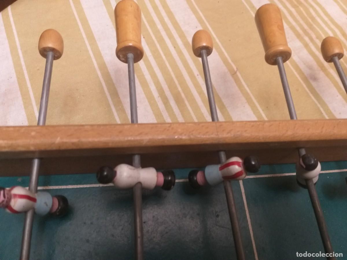 Juegos de mesa: futbolin de madera a&ntilde;os 50 - Foto 4