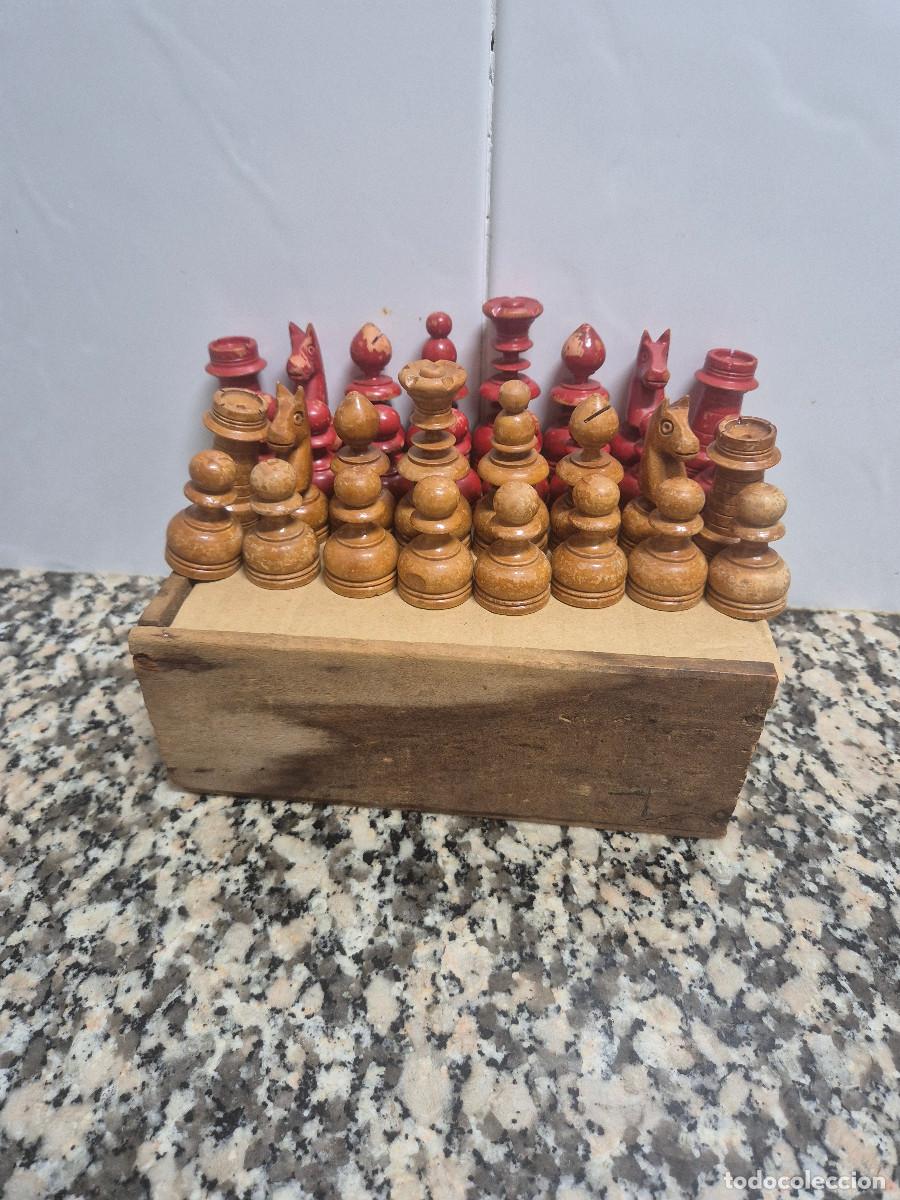 Juegos de mesa: ANTIGUO JUEGO AJEDREZ DE MADERA CON CAJA. - Foto 1