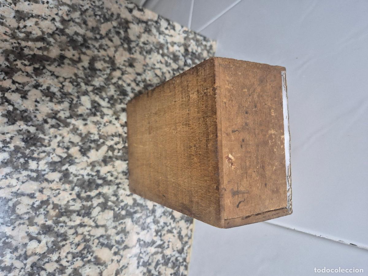 Juegos de mesa: ANTIGUO JUEGO AJEDREZ DE MADERA CON CAJA. - Foto 10
