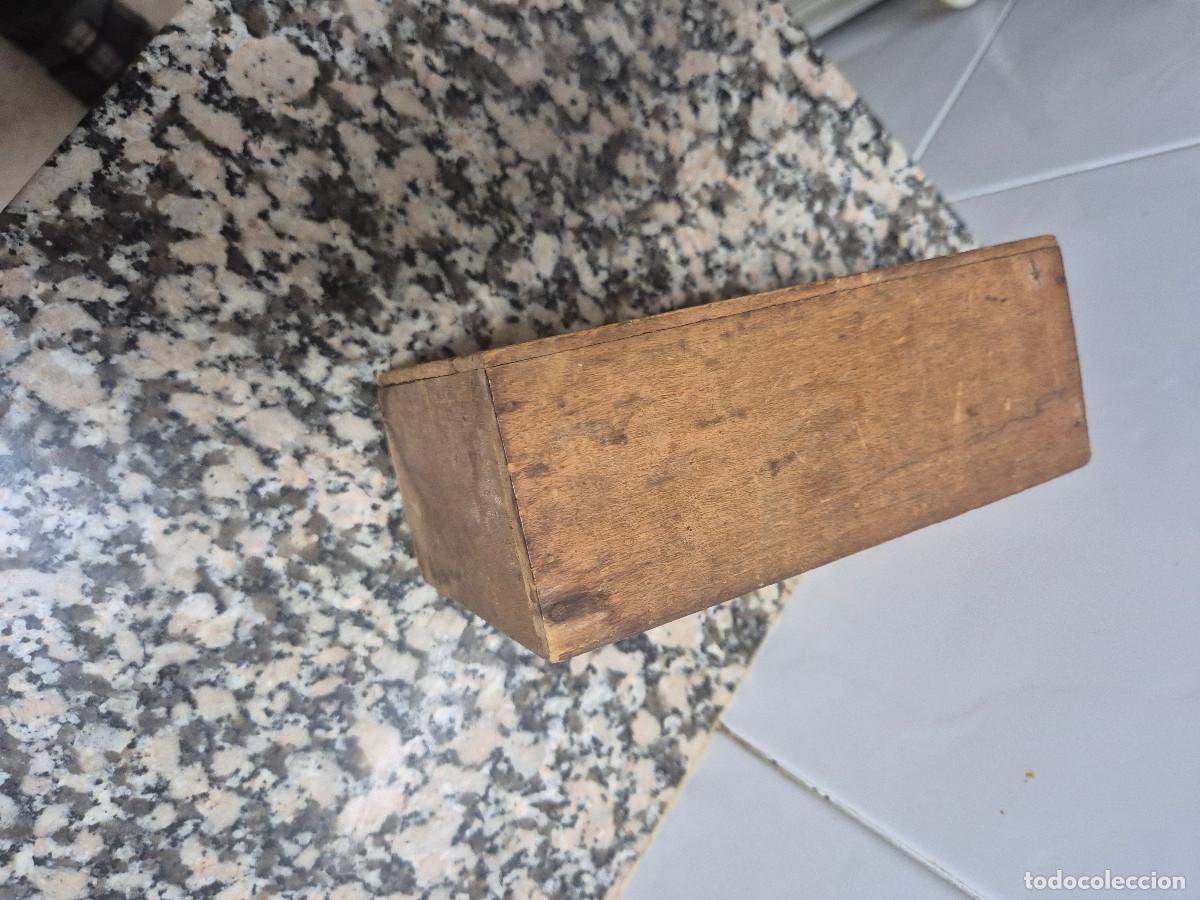 Juegos de mesa: ANTIGUO JUEGO AJEDREZ DE MADERA CON CAJA. - Foto 11
