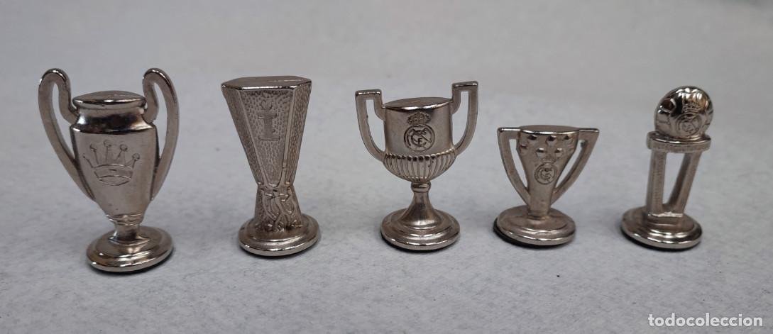 Juegos de mesa: LOTE DE 13 FIGURAS DE AJEDREZ DEL REAL MADRID - Foto 1