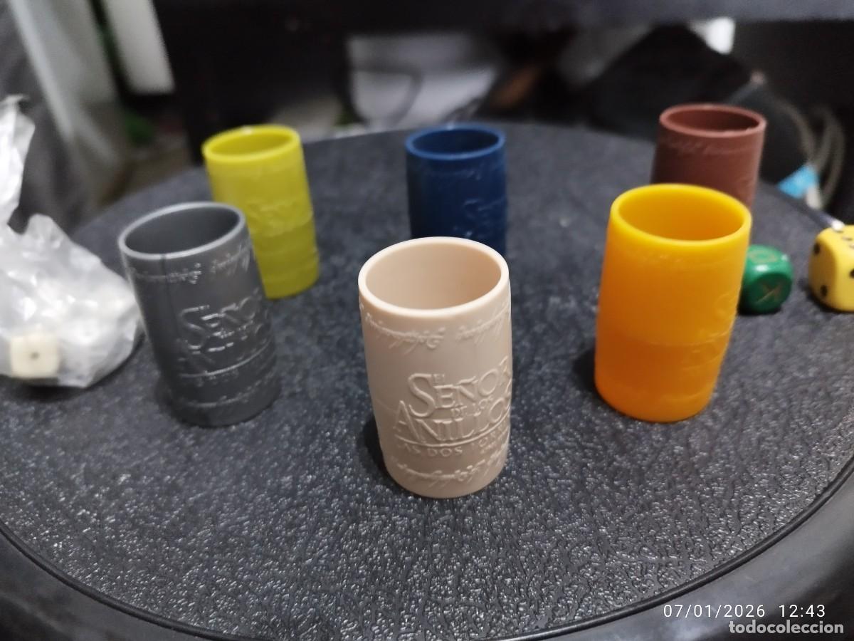 Juegos de mesa: 6 Cubiletes y dados El Se&ntilde;or de los Anillos - Foto 2
