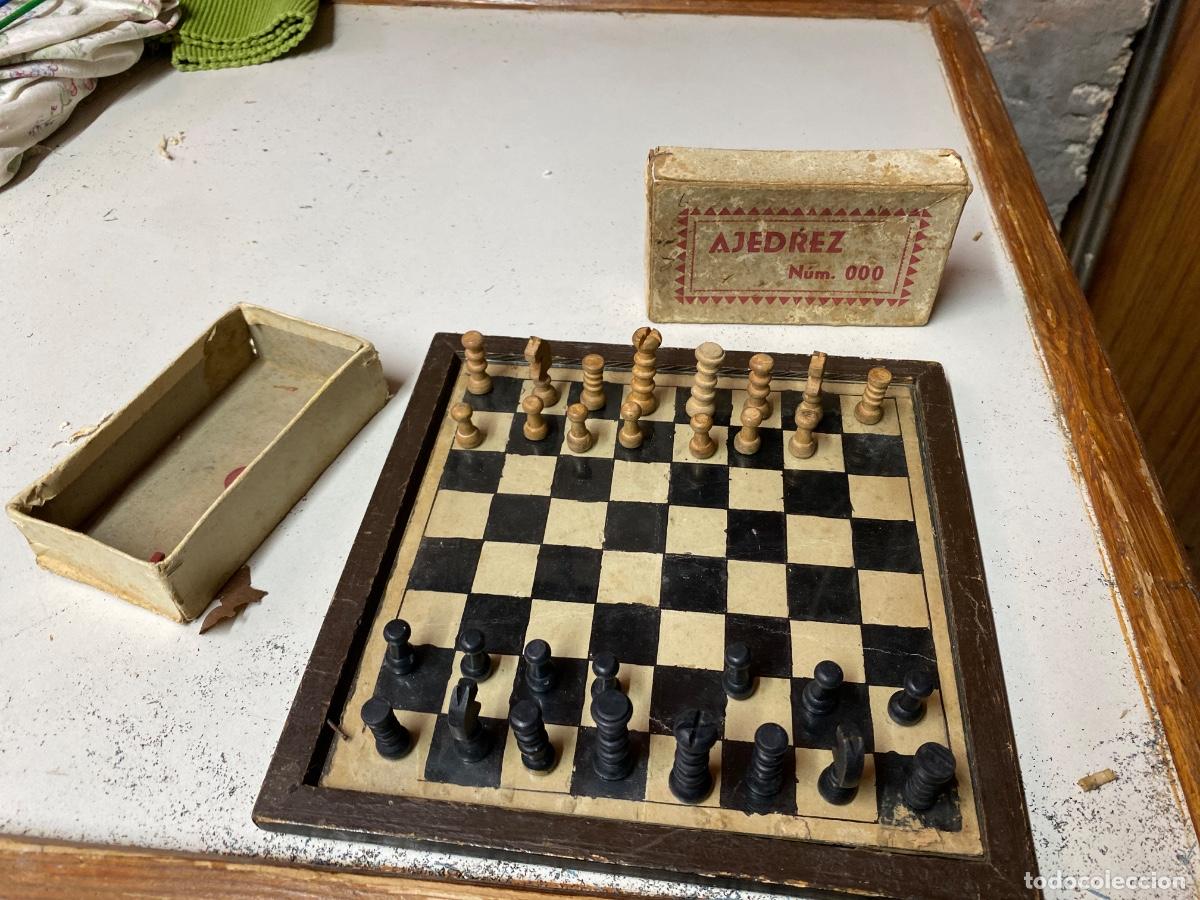 Juegos de mesa: Ajedrez / parchos viejo - Foto 1