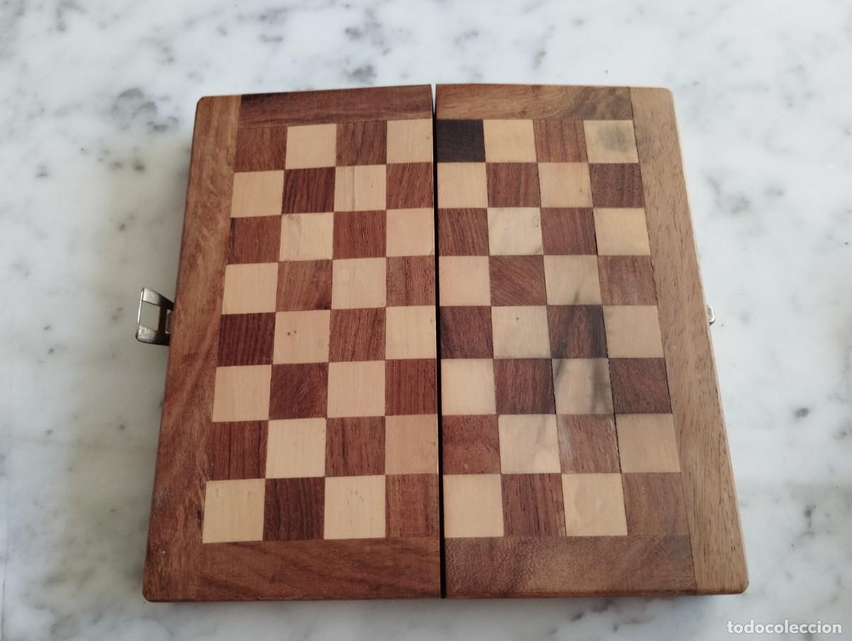 Juegos de mesa: TABLERO DE AJEDREZ DE MADERA PLEGABLE - Foto 1