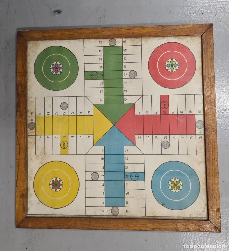 Juegos de mesa: Antiguo parchis de madera y cristal - Foto 1
