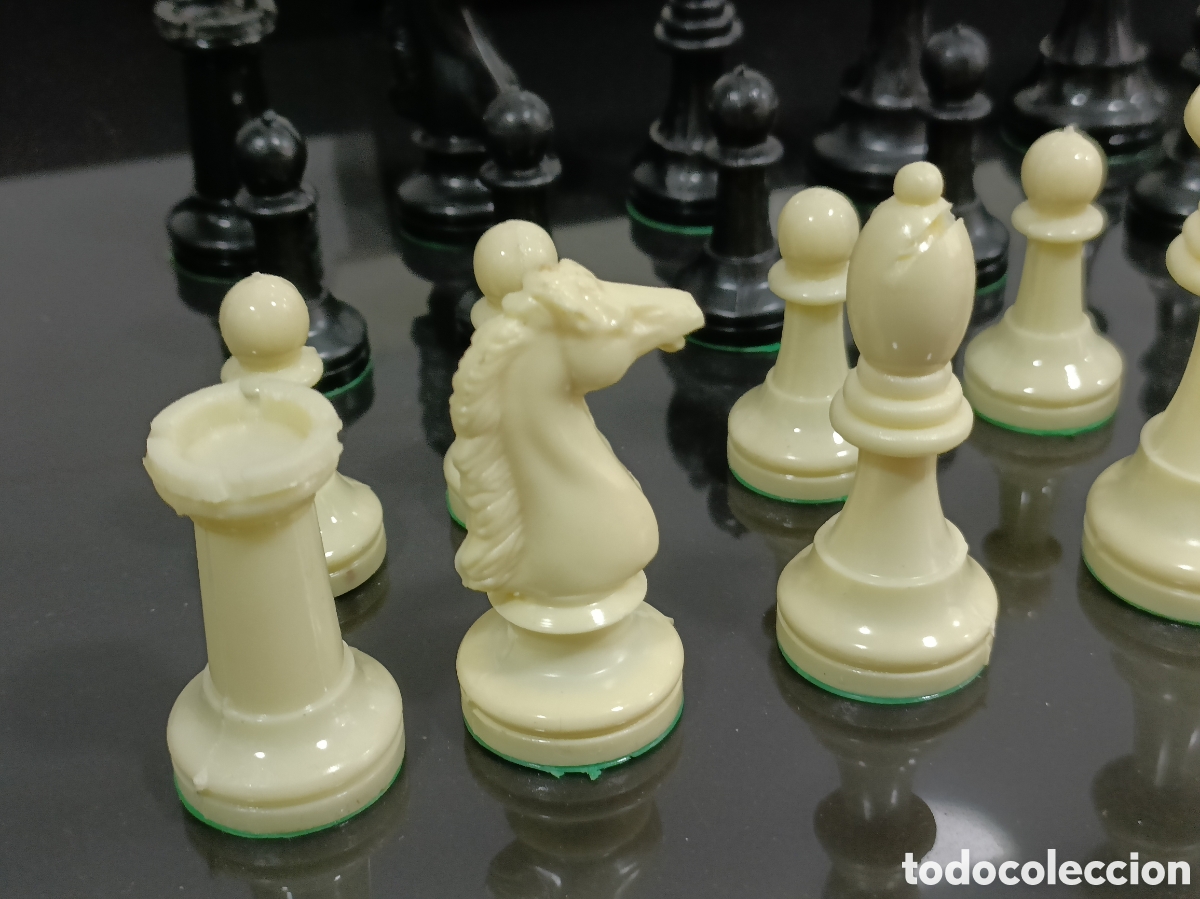 Juegos de mesa: Piezas de ajedrez con caja - Foto 2