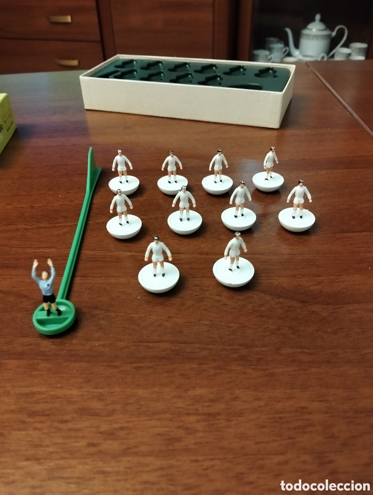 Juegos de mesa: Subbuteo. Real Madrid. - Foto 2