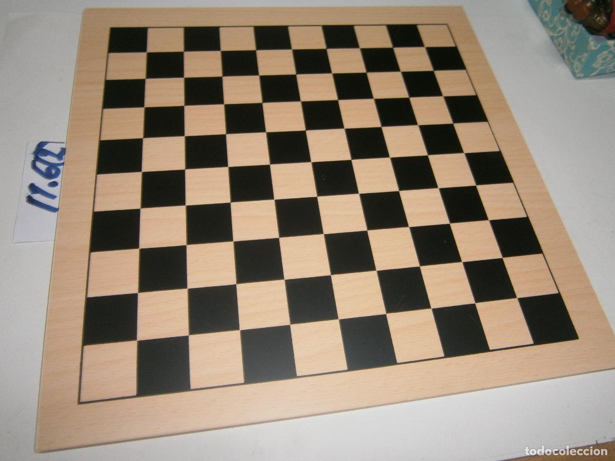 Juegos de mesa: TABLERO DE AJEDREZ DE MADERA CHAPADA - Foto 1