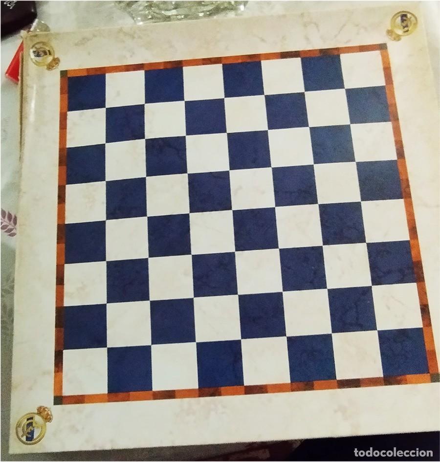 Juegos de mesa: AJEDREZ DEL REAL MADRID CON TABLERO Y ESTUCHE - Foto 4