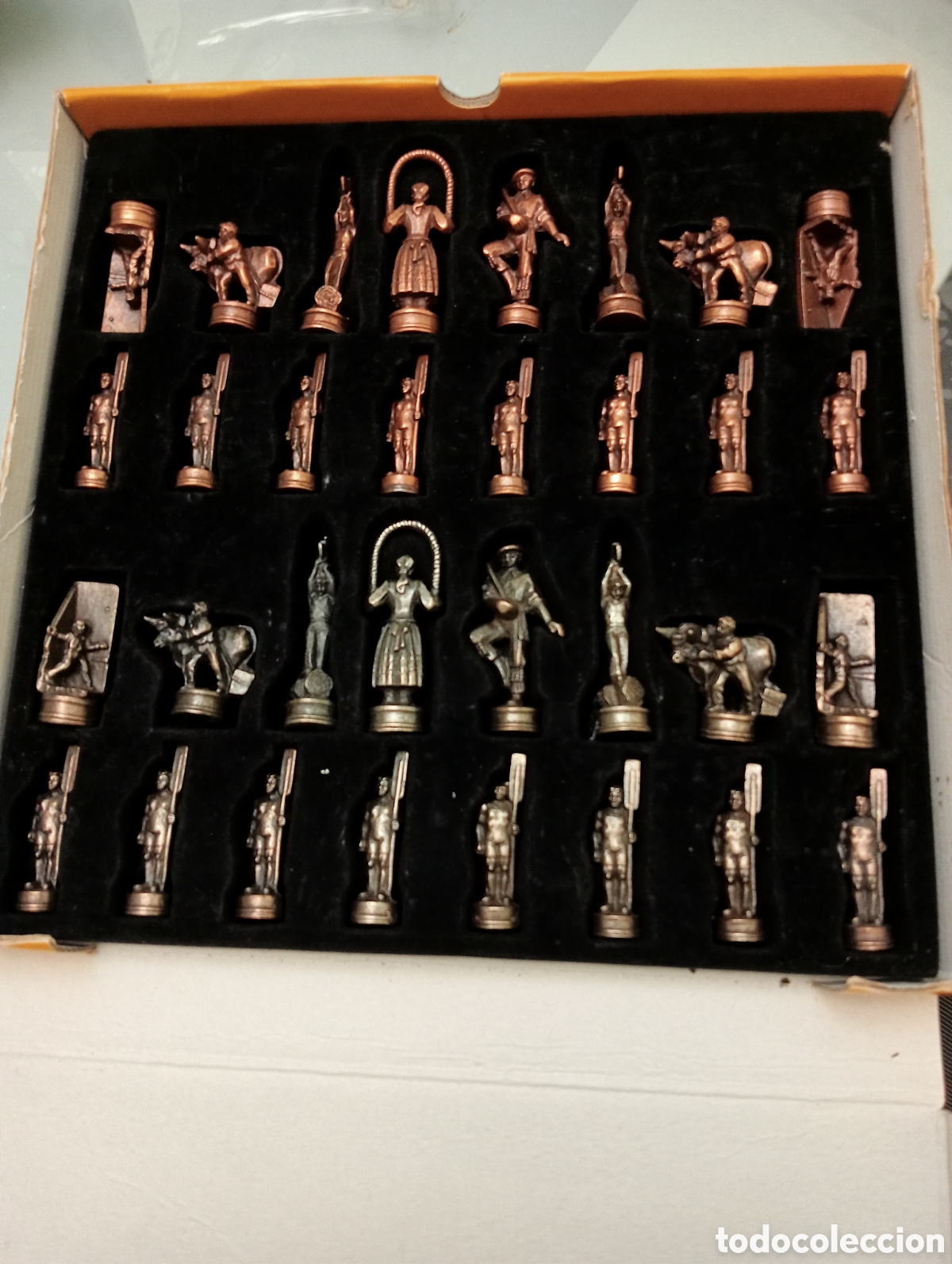 Juegos de mesa: Ajedrez de Vizcaya de metal