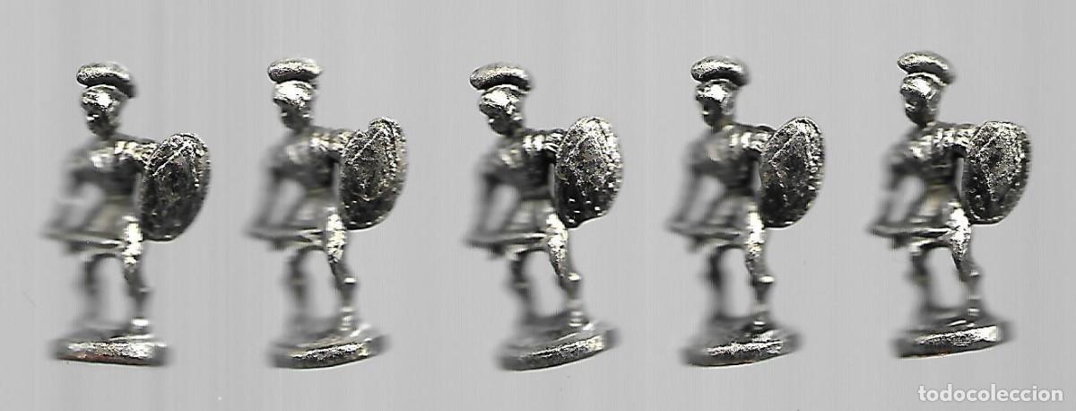 Juegos de mesa: 5 PEONES DE AJEDREZ ROMANOS