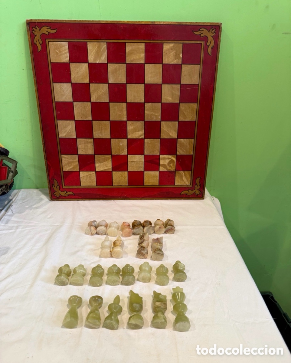 Juegos de mesa: Antiguo Tablero ajedrez madera 50x50 cm con piezas piedra natural tallada