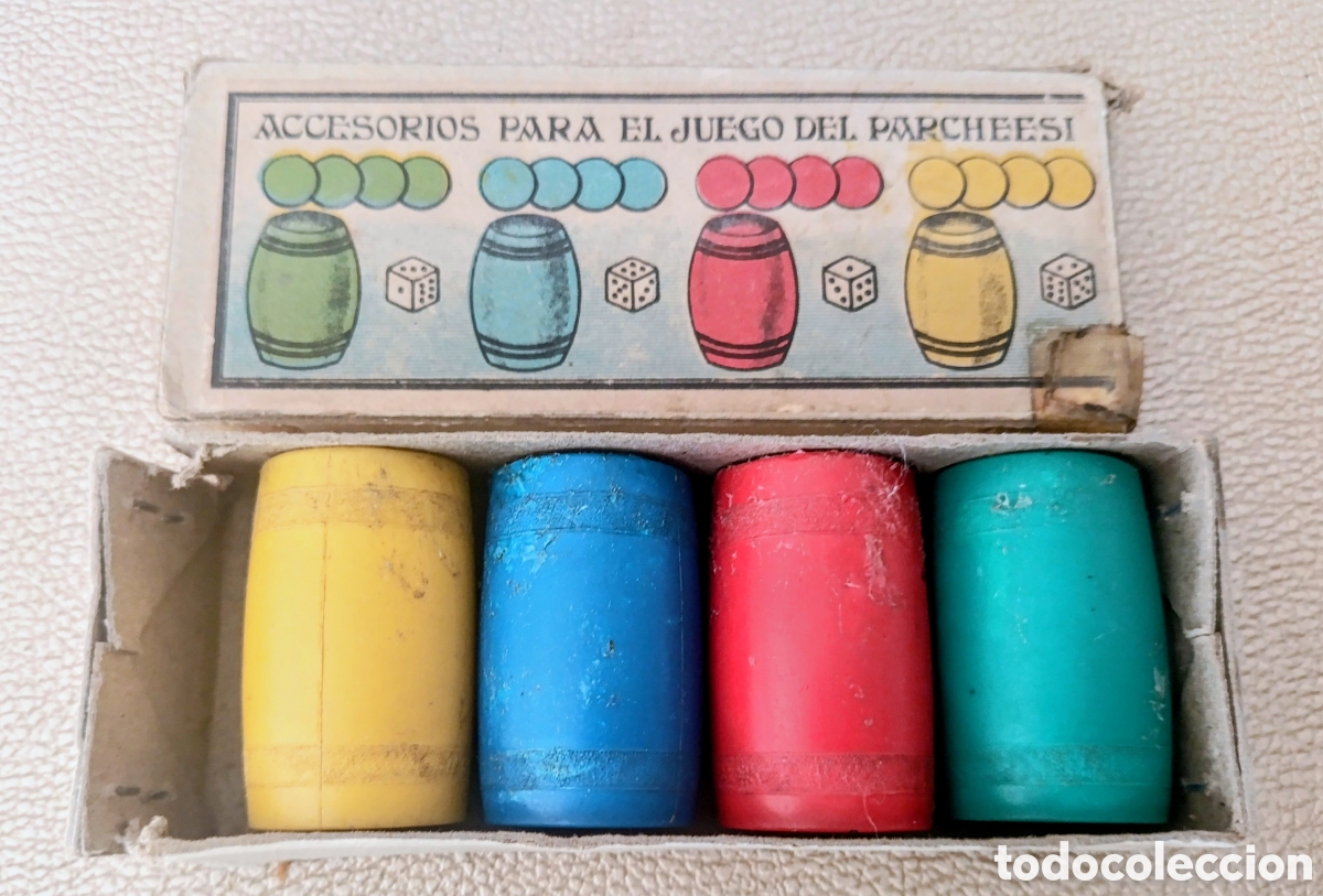 Juegos de mesa: Juego de cubiletes de pl&aacute;stico parch&iacute;s..Completo
