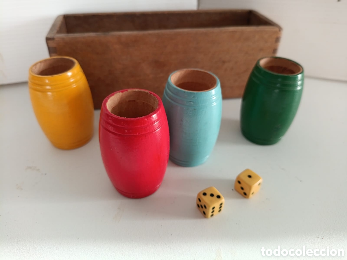 Juegos de mesa: 4 cubiletes de madera - Foto 1