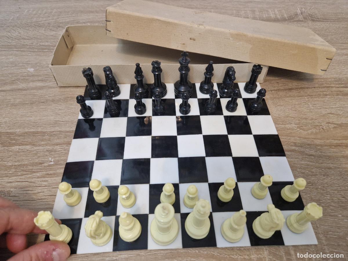 Juegos de mesa: antigua caja juego ajedrez Staunton pieza ficha plastico completo tablero plegable por filas