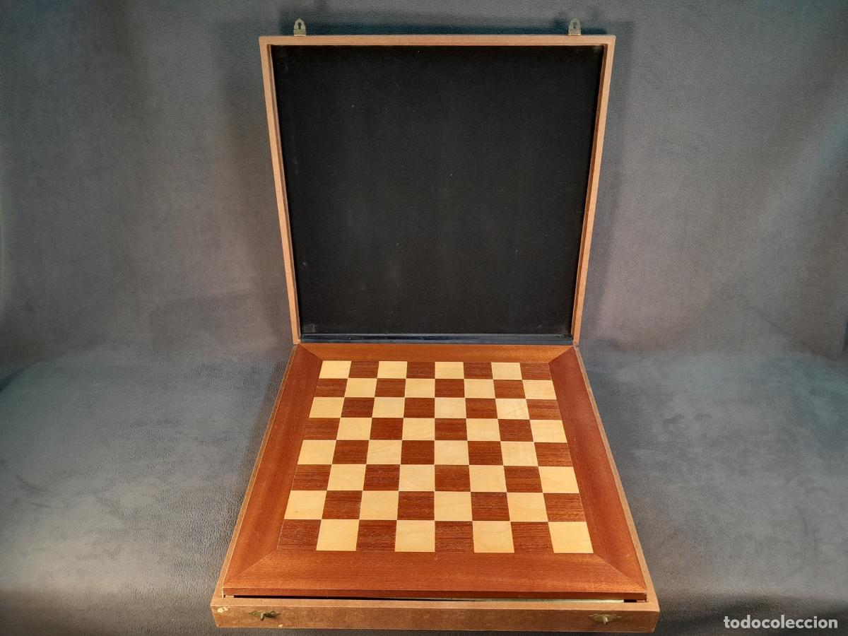 Board Games: JUEGO DE AJEDREZ DE DISE&Ntilde;O MINIMALISTA. SIGLO XX.