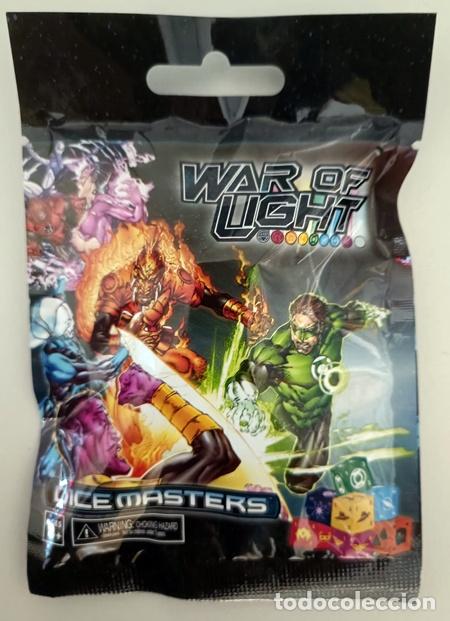 Juegos de mesa: DC Dice Masters: War of Light, dados personalizados y cartas de personajes de DC Comics - 2015