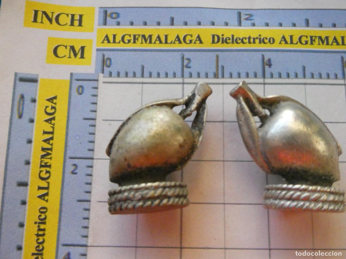 Juegos de mesa: 2 PIEZAS FIGURAS DE JUEGO DE AJEDREZ DEL ACEITE DE OLIVA Y ACEITUNA. PE&Oacute;N BLANCAS. ACEITUNAS