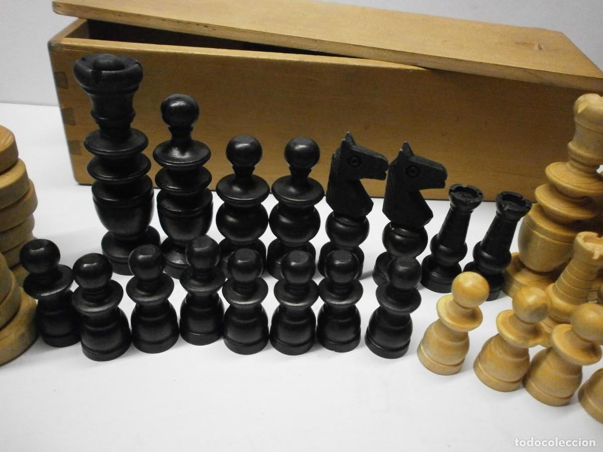 Juegos de mesa: ajedrez y damas de madera con su caja buen estado - Foto 3