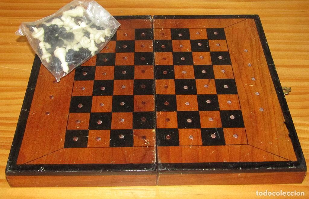 Juegos de mesa: AJEDREZ DE VIAJE: TABLERO M&Aacute;S PIEZAS. MADERA, PLEGABLE. A ESTRENAR. A&Ntilde;OS 70/80.