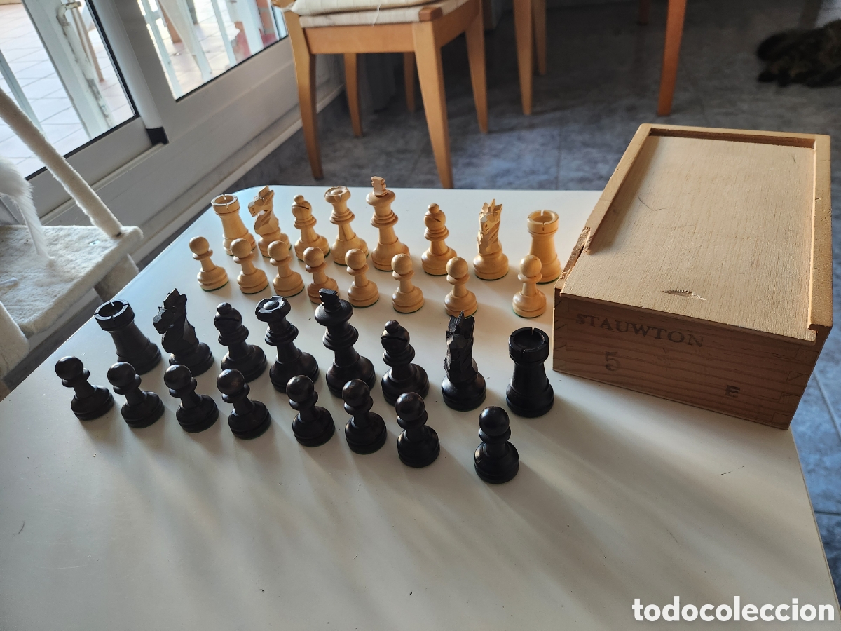 Board Games: AJEDREZ DE MADERA STAUWTON 5. COMPLETO CON CAJA.