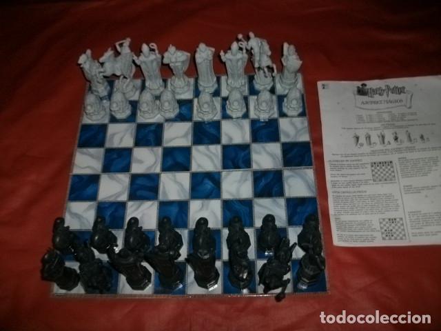 Juegos de mesa: JUEGO DE AJEDREZ M&Aacute;GICO DE HARRY POTTER FABRICADO POR MATTEL CON TABLERO E INSTRUCCIONES