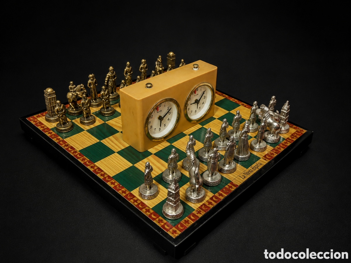 Juegos de mesa: Ajedrez 1960-1980 vintage espa&ntilde;ol con figuras cristianas y musulmanas. Estado impecable.1960-1990 ta