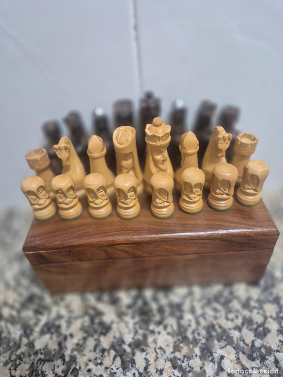 Juegos de mesa: JUEGO DE AJEDREZ DE MADERA CON CAJA. - Foto 2