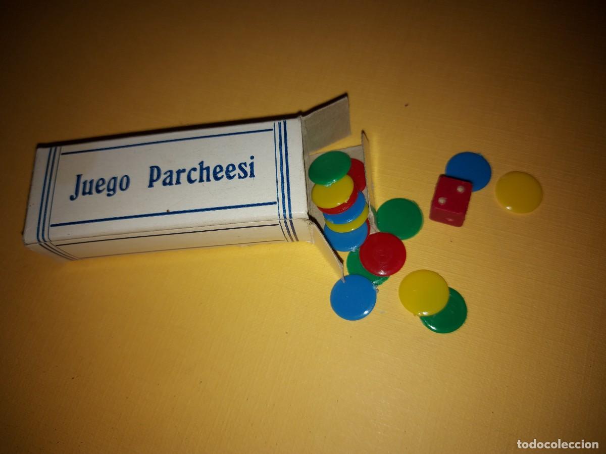 Juegos de mesa: ANTIGUA CAJA CON FICHAS Y DADO DE MADERA PARA PARCHIS, PARCHEESI