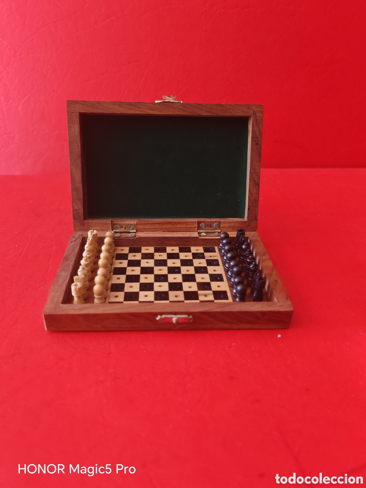 Juegos de mesa: Peque&ntilde;o ajedrez de viaje miniatura en madera marqueter&iacute;a