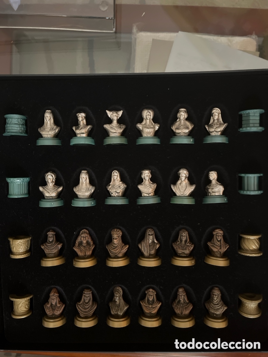 Juegos de mesa: Ajedrez Moros y Cristianos vintage