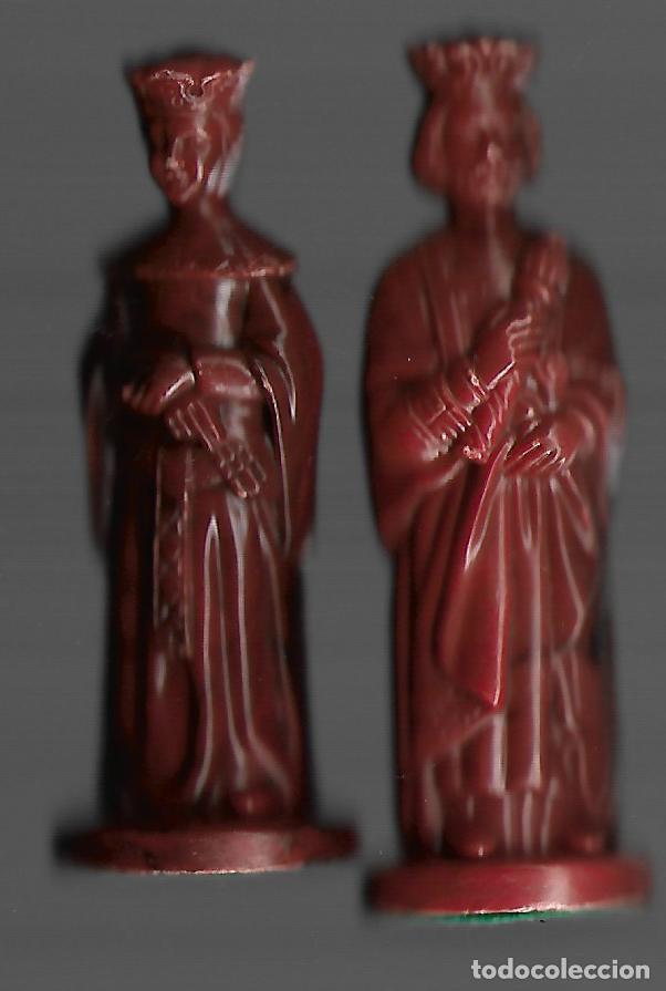 Juegos de mesa: PAREJA DE REYES 9 CM DE ALTURA