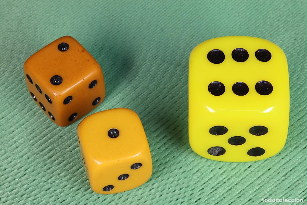 Juegos de mesa: Juego de 3 Dados. Uno grande, y dos peque&ntilde;os. Celuloide. Vintage. Game of 3 Dice. Celluloid.