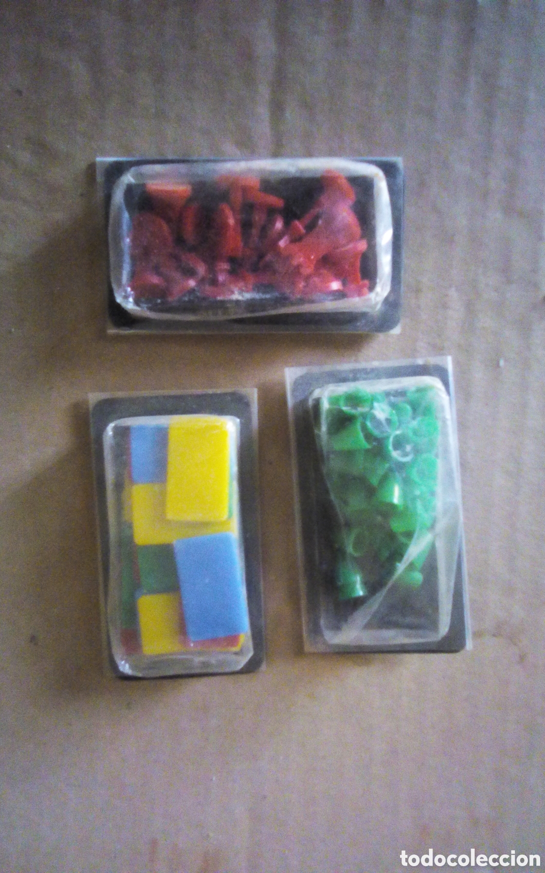 Juegos de mesa: 3 Cajitas con piezas de juegos reunidos Pl&aacute;sticas Santa Elena.