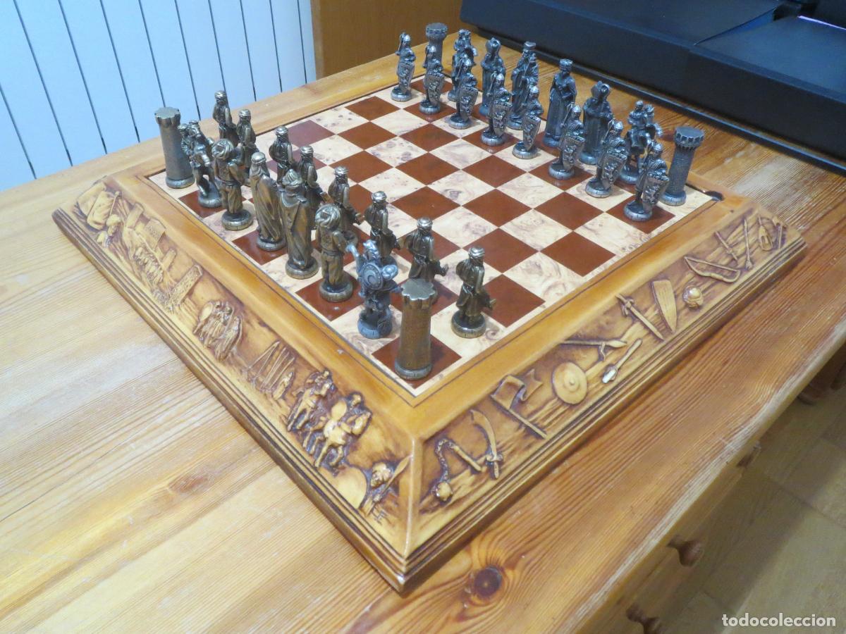 Juegos de mesa: AJEDREZ REINO DE LEON LA CRONICA DE LEON MOROS CRISTIANOS FIGURAS DE METAL NUEVO A&Ntilde;OS 90